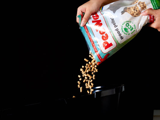 飛び散りません。崩れません。自信のPeeWee木製ペレット！