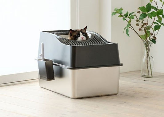 大人気のステンレス猫トイレに上から入るタイプが登場！『ステンキャットトイレ トップオープン』